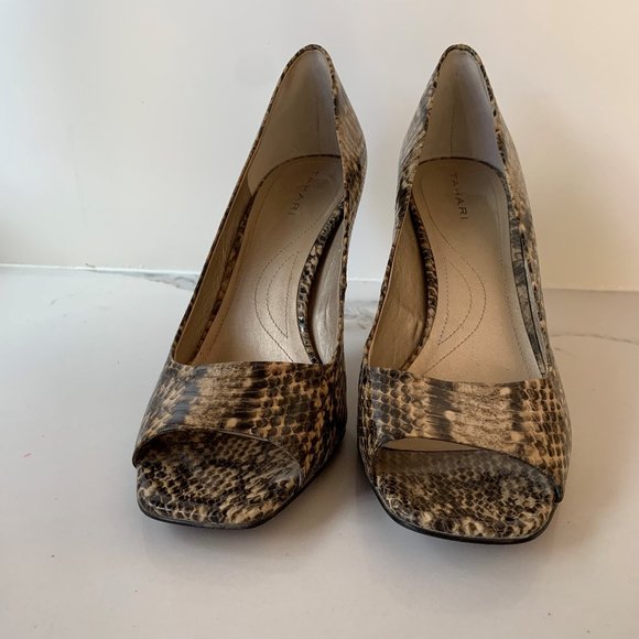 Tahari Riddle snake print heels - Picture 9 of 11